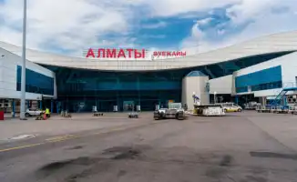 Главный въезд в аэропорт Алматы закрыт на неделю: ремонтные работы начались сегодня