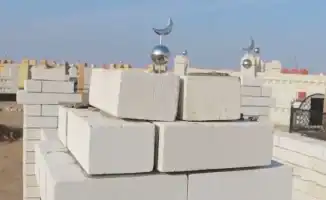 В Атырау вандалы осквернили кладбище: полиция начала поиски разрушителей могил