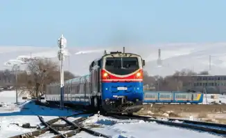 Из-за закрытия трассы Актобе – Астрахань около 100 пассажиров были доставлены поездом «Атырау – Актобе», что подчеркивает надежность поездов в условиях сложной погоды.
