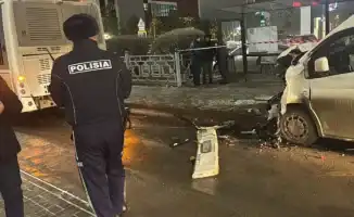 В Астане произошло смертельное ДТП с участием автобуса, в результате которого несколько человек получили травмы. По информации Департамента полиции столицы, инцидент произошел в центре города. В настоящее время проводится расследование, чтобы выяснить при