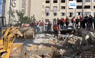 В Газе под завалами разрушенного многоэтажного дома найдены останки 45 человек, которые были доставлены в центральную больницу Аш-Шифа.