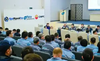 Заводы КМГ установили рекорд по переработке нефти: 16,6 млн тонн за 11 месяцев, сообщает председатель правления Асхат Хасенов на совещании в Шымкенте.