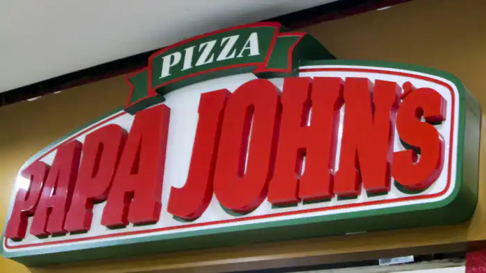 Международная сеть пиццерий Papa John’s прокомментировала ситуацию с ресторанами в Казахстане и Кыргызстане. В компании уточнили, что в настоящее время происходит процесс изменений, однако не предоставили детальной информации о причинах и последствиях для Атырау