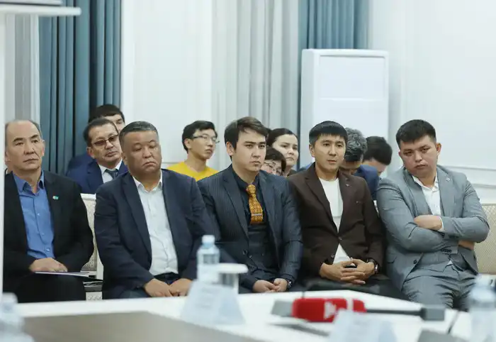 Аким области Ербол Карашукеев отметил вклад интеллигенции в культуру Атырау