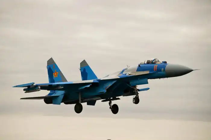 Учебно-тренировочные полеты военных летчиков превышают 12000 часов налета Атырау