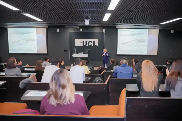 Министр образования Казахстана Саясат Нурбек обсудил будущее высшего образования с казахстанскими студентами в Лондоне Атырау