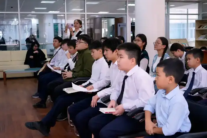 Обсуждение национальных ценностей в контексте романа "Әке" в Алматы Атырау