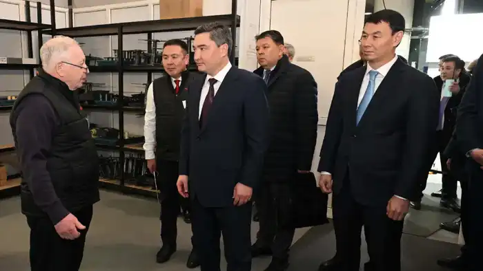 Олжас Бектенов проверил выполнение поручений Президента по развитию высокотехнологичных производств в СЭЗ «ПИТ «Алатау» в Алматы Атырау