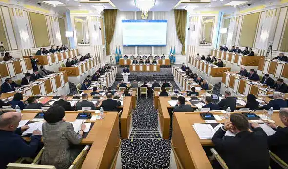 В Казахстане предложены поправки к Конституции для усиления защиты ценностей брака и семьи Атырау