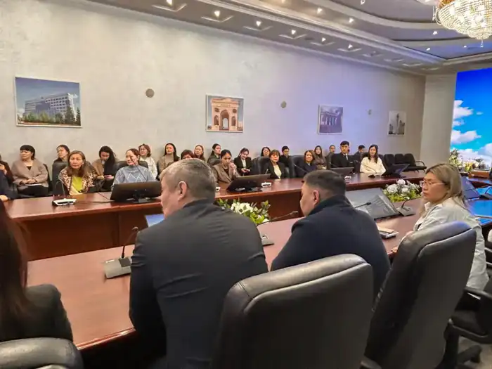 Обсуждение мер по профилактике интернет-мошенничества в Костанайской области: повышение правовой грамотности и безопасность в цифровой среде Атырау
