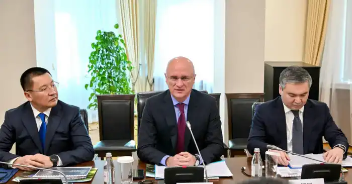 Роман Скляр и Чжао Тинъюн обсудили международное сотрудничество в строительстве промышленного парка в Павлодарской области с инвестициями $15 млрд. Атырау