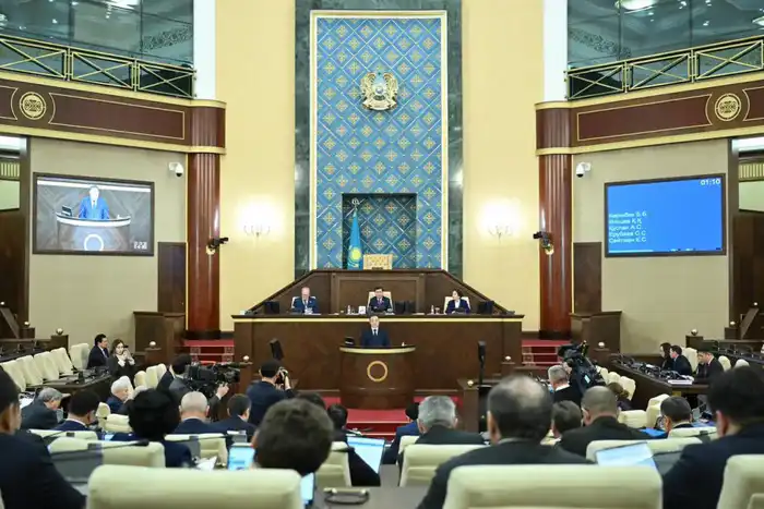 Одобрение законопроектов в сфере транспорта и авиации Мажилисом: шаг к улучшению международного сотрудничества Атырау