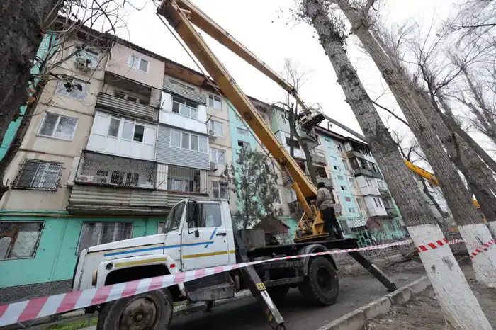 В Таразе начаты восстановительные работы после пожара, Ербол Карашукеев проверяет ситуацию Атырау