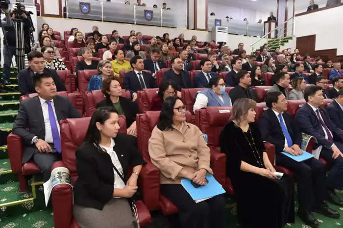 В КазНУ прошло заседание Ученого совета по итогам празднования 180-летия Абая (3)