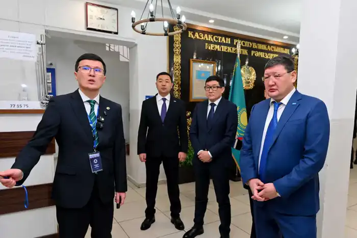Посещение акима области лицея для одарённых детей в Семее: акцент на развитие образования и инфраструктуры Атырау