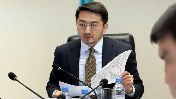 Совещание по цифровой трансформации здравоохранения: Жаслан Мадиев обсудил приоритеты и планы по улучшению медицинских услуг Атырау