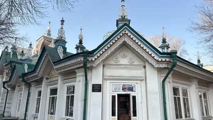 Судьба исторического Дома тканей 'Кызыл Тан' в Алматы: реставрация или снос? Вопрос о будущем здания вызывает активные обсуждения в соцсетях, и мы выяснили текущую ситуацию. Атырау