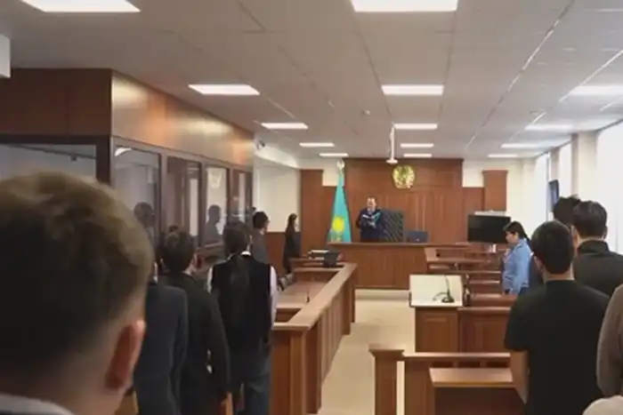 Судебный спектакль: в Атырау колледжи стали зрителями хулиганских последствий Атырау