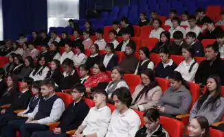 «Финансовая битва»: Астана вооружает студентов и школьников в игре «Qarzhy Saqshysy»