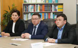 Заместитель акима Туркестанской области выслушал обращения граждан и пообещал поддержку