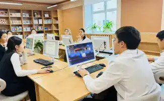 В Астане учитель использует ИИ для оценки настроения школьников перед уроками