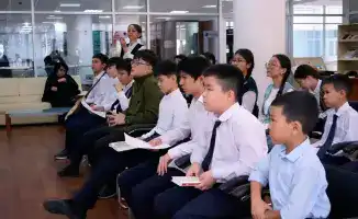 Обсуждение национальных ценностей в контексте романа "Әке" в Алматы