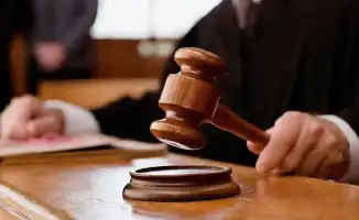 82-летний астанчанин осужден на 20 лет за сексуальное насилие над правнучкой, что подчеркивает необходимость защиты детей от насилия в обществе