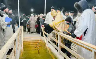 Крещенские купания в Астане: влияние на духовную жизнь и общественное участие
