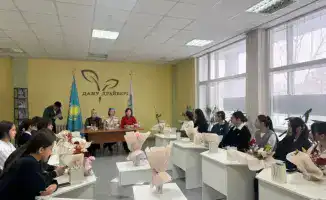 Студенты и школьники Астаны разрабатывают парфюмерные продукты на основе эфирных масел