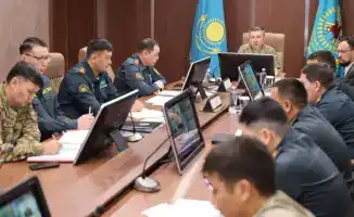 В Казахстане военнослужащие получат право на бесплатный проезд поездами внутри страны