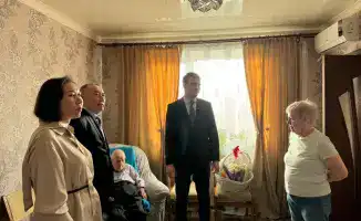 Алматы поздравил ветерана Анатолия Попова с юбилеем