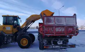 Снегоуборочные работы в Астане: 2 тысячи спецтехники и 3 тысячи рабочих очищают город от снега