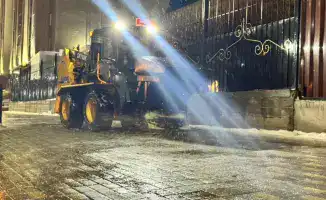 В Астане принимаются меры по обработке дорог и тротуаров техсолью в условиях неблагоприятной погоды