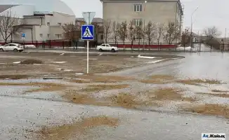 Гололёд в Атырауской области: коммунальные службы на усиленном режиме из-за скользких дорог и дворов