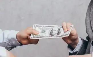 Нацбанк рассматривает возможность переуступки выплат из Нацфонда внутри одной семьи, заявил Председатель Национального банка Тимур Сулейменов.