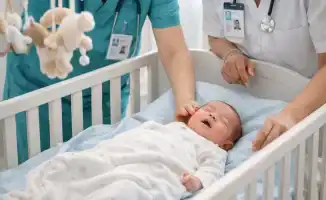 В Атырау трагедия на грани: плановый визит медиков к новорождённому едва не стал фатальным