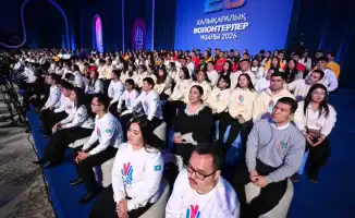 Токаев поддержал волонтеров на форуме в Астане