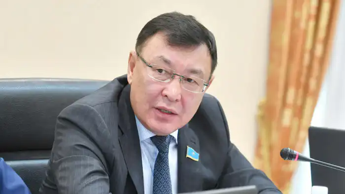 Сенатор Марат Кожаев о декларировании доходов госслужащих: 'Вы хотели, чтобы у нас люди ничем не занимались?' Атырау