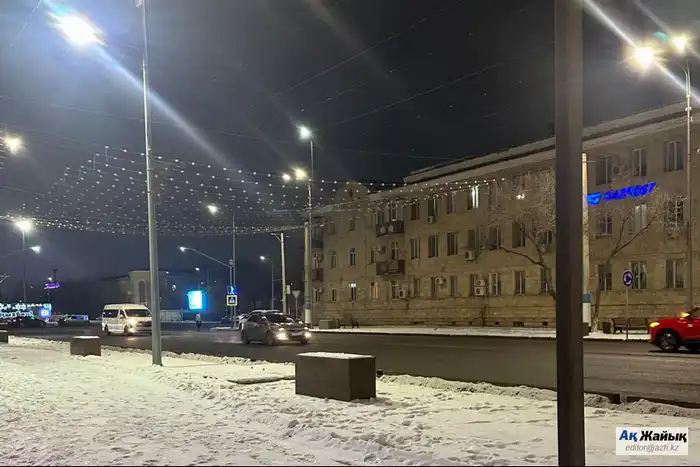 Ограничение движения по улице Абая: влияние на общественный транспорт и повседневную жизнь горожан Атырау