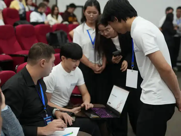 В Алматы прошел студенческий хакатон «BilimHack Almaty-2026» (4)