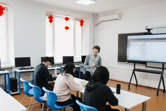 Китайские студенты участвуют в языковом обмене в Павлодаре, изучая казахский и русский языки Атырау