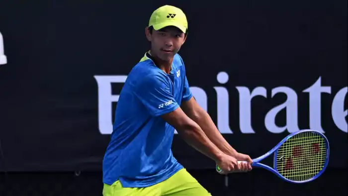 17-летний казахстанец Зангар Нурланулы пробился в полуфинал юниорского Australian Open, став единственным из трех казахстанских юниоров, достигнувшим этой стадии Атырау