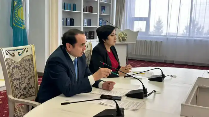 Круглый стол в библиотеке РК о новой Конституции Атырау