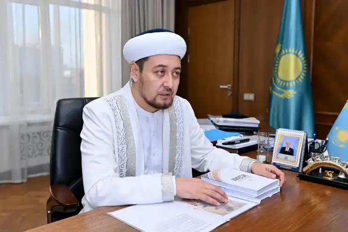Встреча акима области с главным имамом региона перед Рамазаном: обсуждение религиозной ситуации и планов на месяц Атырау