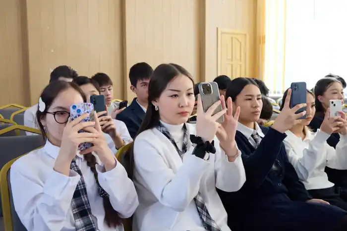 В Костанайском университете запущен ИИ-агент для профориентации школьников в рамках программы AI-Sana Атырау