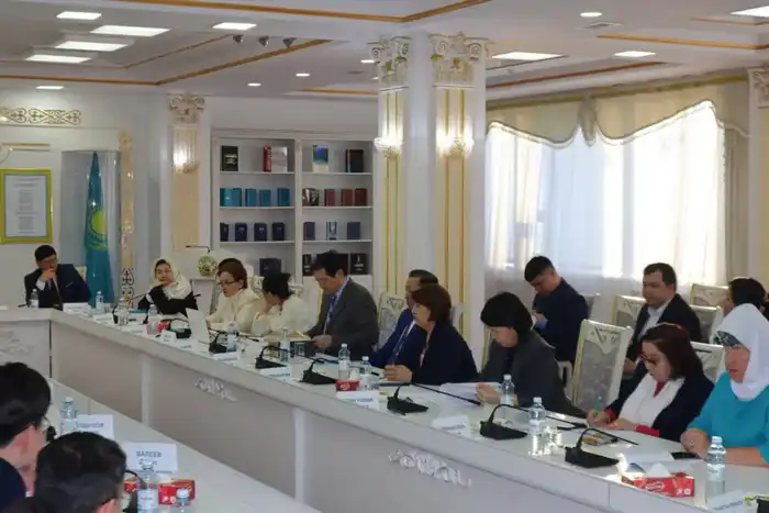 Обсуждение научного наследия Кайыма Мухамедханова как важный шаг в сохранении культурного наследия и развитии гуманитарных наук Атырау