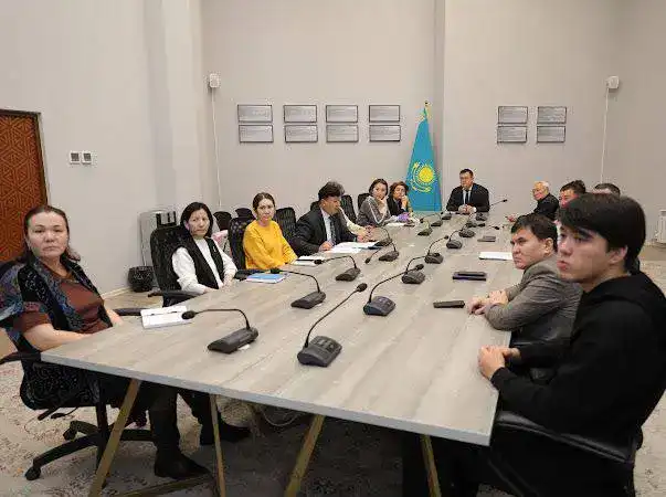 Круглый стол в Международном университете туризма и гостеприимства: эксперты обсуждают проект новой Конституции Казахстана Атырау