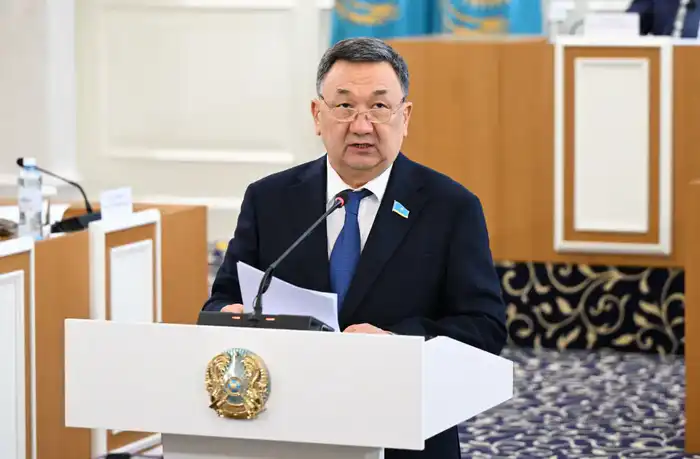 Серик Егизбаев из партии "Ауыл" призывает казахстанцев поддержать новую Конституцию на встречах с народом Атырау
