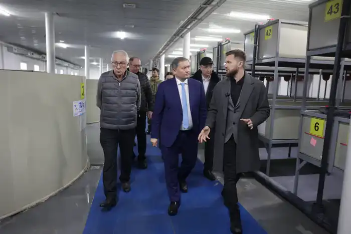 Саясат Нурбек на рыбном заводе Таразского университета: акцент на связь науки и экономики Атырау