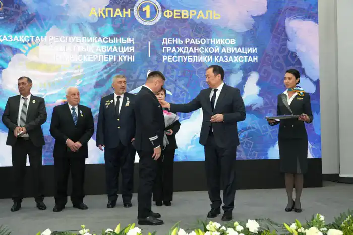 Казахстан отмечает День работников гражданской авиации: министр транспорта подводит итоги роста пассажирских перевозок и планы по расширению маршрутной сети Атырау